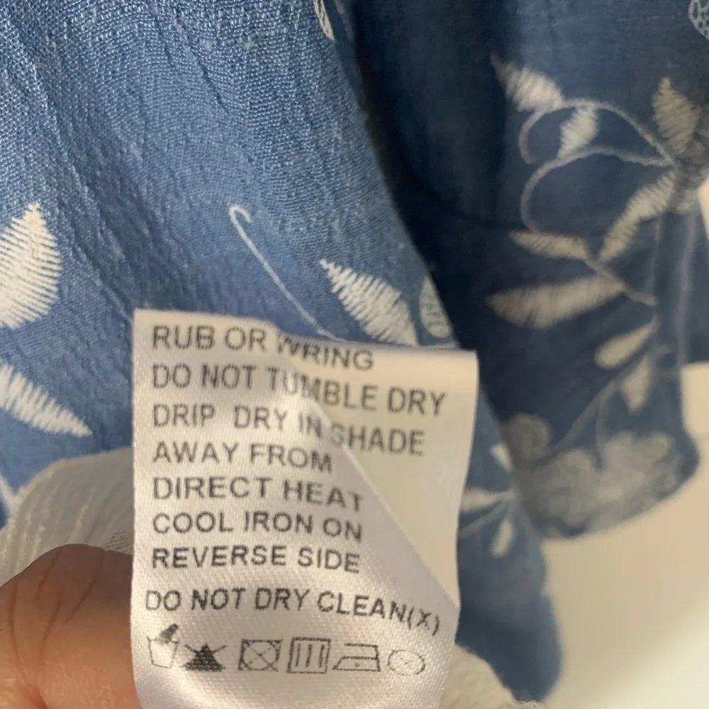 Papillon Blanc Blue and White Floral Blouse - Picture 7 of 9